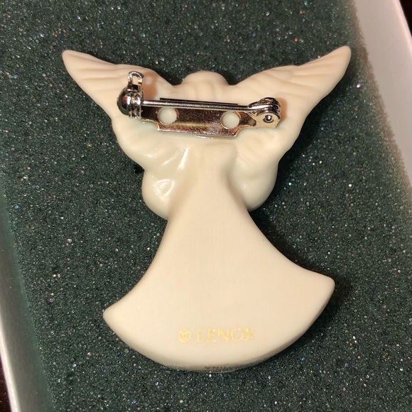 Lenox Collections Angel Pin. 1.5” x 1.5”. Handcrafted of ivory fine china. - Picture 4 of 5